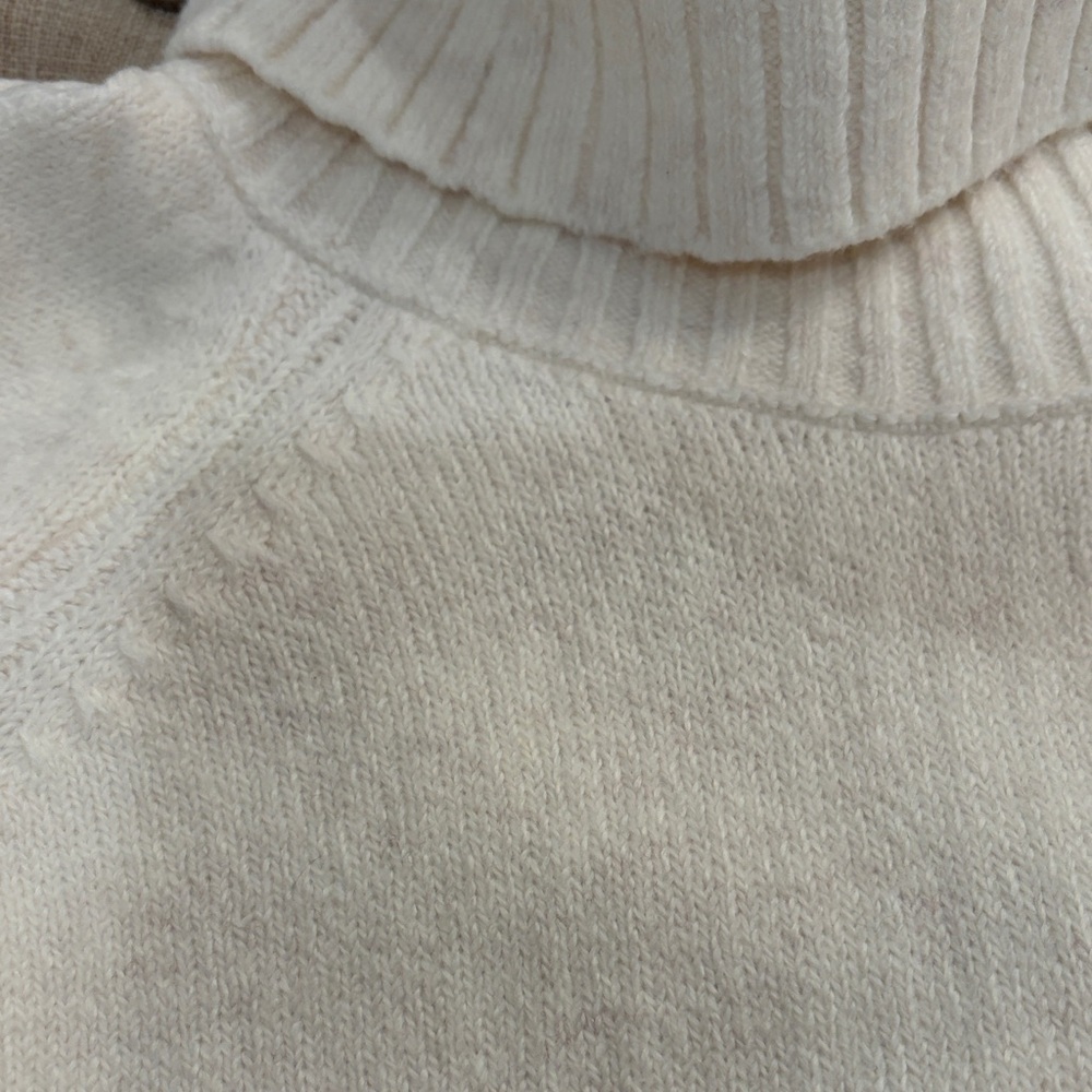 Old Navy Chalk Heather SoSoft Turtleneck Sweater/NWT/XL - Picture 9 of 15